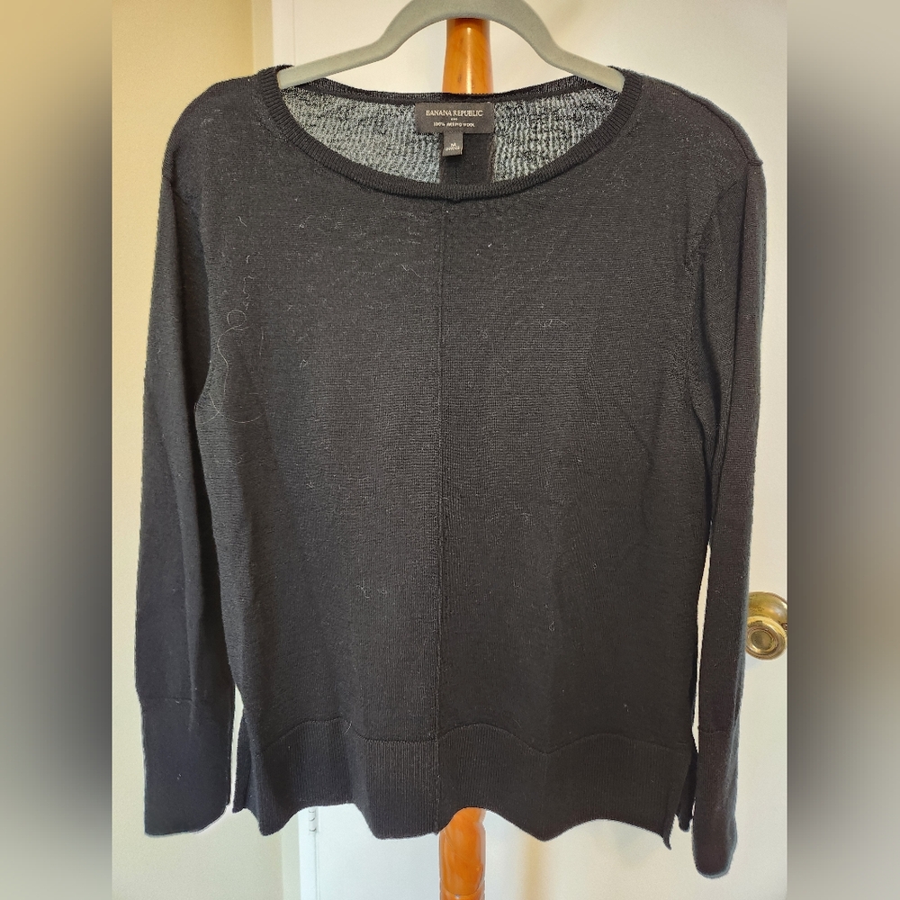 Banana Republic Factory Size M Merino Wool Sweater in Black